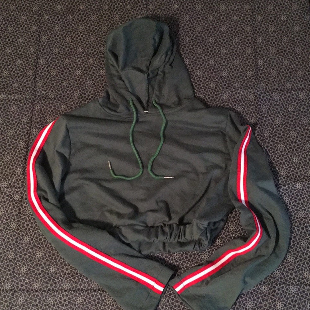 Cropped hoodie